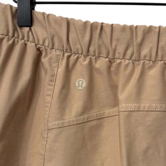 Lululemon Neutral Minimalist Light Utilitech Cargo Pocket High-Rise Pant Size 33 - Picture 8 of 9